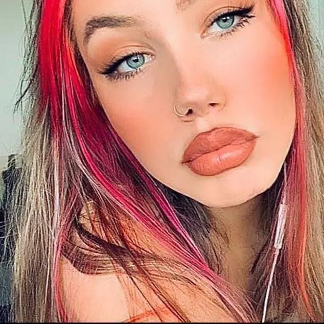 英国15岁少女家中产子担心被骂 踩碎头骨装袋丢弃（2023少女家中产子踩碎头骨丢弃）