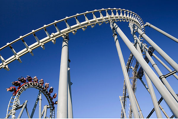 美国一过山车高处现巨大裂缝 园方一周后才维修（2023过山车高处现巨大裂缝）