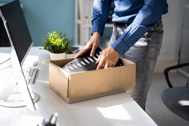 90后女生入职3年涨200元裸辞：领导天天画饼（2023女生入职3年涨200元裸辞）